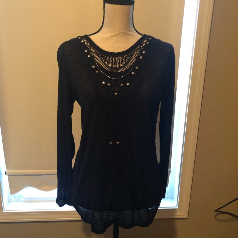 Black lightweight long sleeved knit shirt